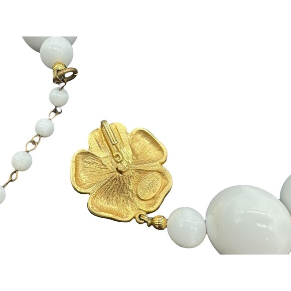 Vintage Gay Boyer Necklace White Lucite Beads Gold Flower Clasp 1960s - Picture 3 of 3
